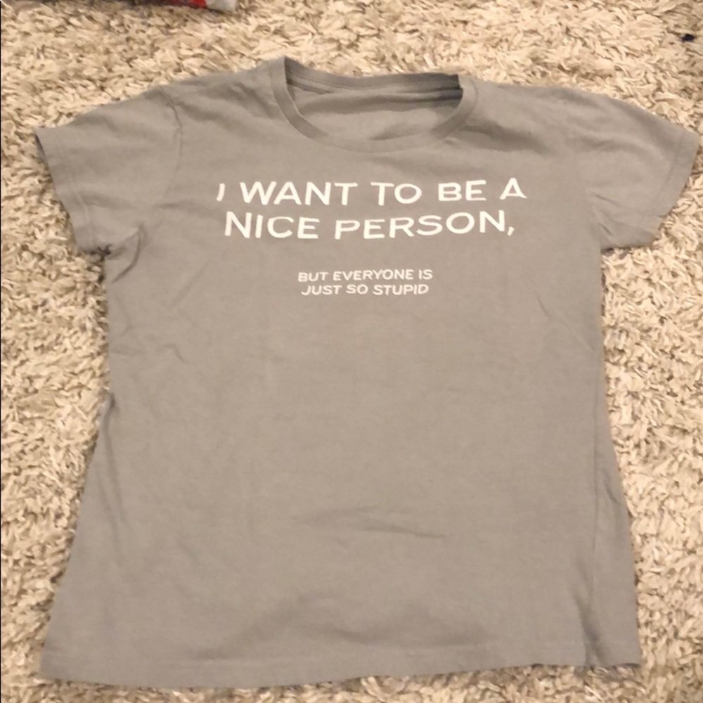 grey t shirt